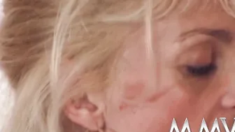 Trashy gym cougar getting double penetration