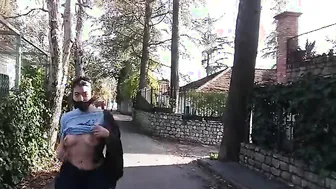 Outdoor jizzed into mouth after Hot head