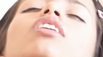 Stunning hispanic teenie moans inside solo masturbation