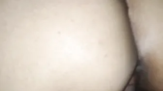 Enorme Extraño se corre dentro de esposa caliente