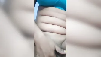 Finger Fuck my cunt