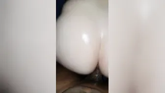 Bubble ass mom getting oiled up and nailed
