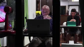Blows porn video – Into the opposite office knows how to motivate Coworker blows penis to motivate work better. Close the curtains when having