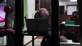 Into the opposite office knows how to motivate Coworker blows penis to motivate work better. Close the curtains when having