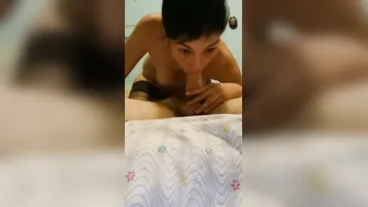 Quella troia di mia moglie me lo succhia tutto