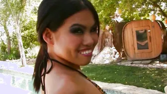 Hot chinese Cindy Starfall outdoors masturbation leads to good orgasms by the pool