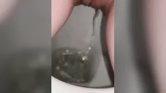 Big female piss so desperate