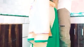Bhabi ji kitchen me Chay banana sikha raha tha