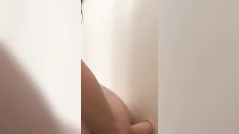 Sex kinky skank fucks her butt into the shower
