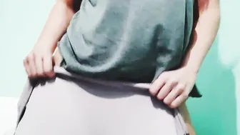 Vulgar women got really leaking after masturbation