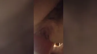 Great cougar snatch cumming up close