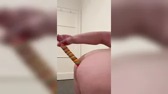 Bimbo fucks her butt