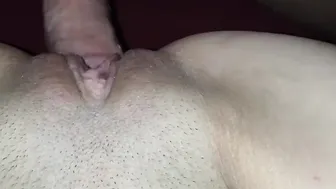 Moisturising her twat and then sticking it up her anal | Close up butt banged