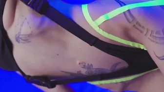2 babe cyber cunt with mouth nailed each others soak pussies AliceBong