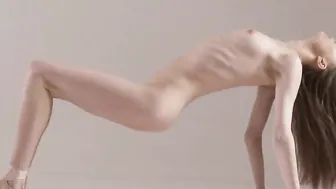 Natural titted Ksyuha Zavituha doing naked gymnastics