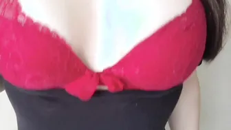 Natural boobies bouncing inside red bra | slow motion |