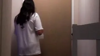 Wifey receives delivery guys without leggings