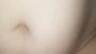 Прыгает на члене с верху