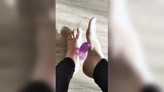 Singer Pussy porn video – Super legs caress the penis