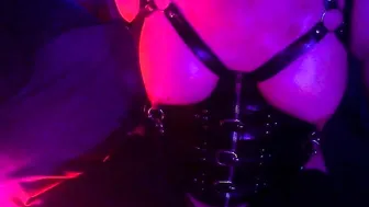 Stumpy bimbo left alone to entertain herself (excerpt)