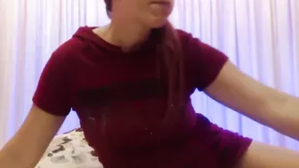 Hot MILF smoke and play with foot (no panty)