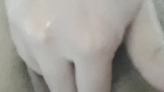se mete four dedos por primera vez