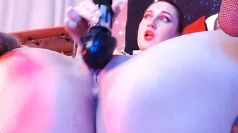 Creamy Close Up Cum Performance