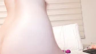 Nerdy looking chick with crazy hot face perky young chick titties