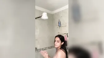 I take a very Hot and naughty shower if you want to view my complete and uncensored film subscribe t