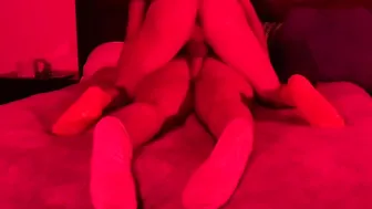 Me cojo al hermano de mi novio y hay una camara