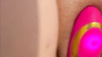 Squirting orgasm form clitoris sucking off dildo