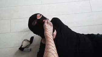 Feet worship compilation one - Worshipping a teenagers cunt with mouths toes