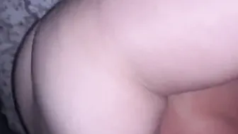 Sie reitet meinen riesen Schwanz bis zum Orgasmus