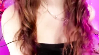 Little hot blows a vibrator before cumming on it on BongaCams