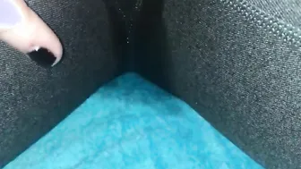 Rubbing my snatch and pee my leggings