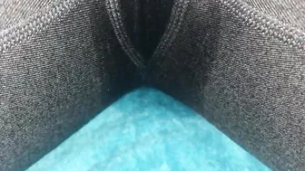 Rubbing my snatch and pee my leggings
