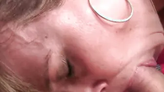 hot mommy takes 2 dicks from both sides