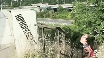 2 young exhibitionists enjoy fucking around the city