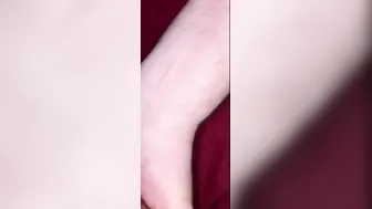 Part two Slim cochonne se fait claquer le cul et doigter son jolie petit anus serrer (Anal spanking)