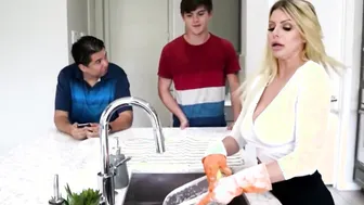 FreeUseMother.com - FreeUse Gigantic Titties New milf Stepmom Anytime Sex For Young Stepson - Brooklyn Chase Tyler Cruise