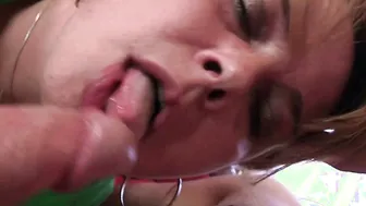 beauty mommy takes 2 dicks from both sides