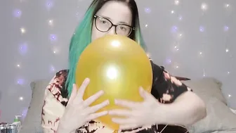 Balloon Sucking  Nude Rubbing (no pops)