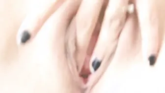Can She Take It All? (GIGANTIC INSERTIONS)