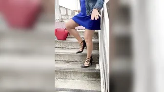 SOUS LA ROBE