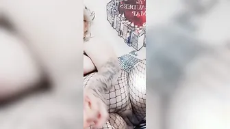 Unbridled Desire Curvy Cutie Exposes her Massive Wet Crossover