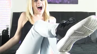 ROXIE RAE INTO JS FOOT JOI