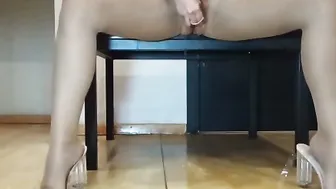 HOTEL ROOM TIGHTS MASTURBATION AND SQUIRTING OH YESS