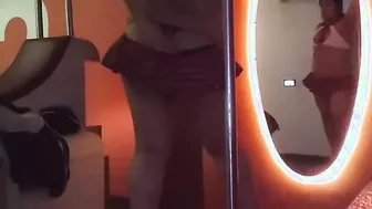 Bailando en tubo con una canción muy beauty