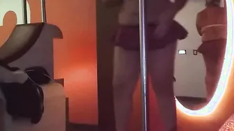 Bailando en tubo con una canción muy beauty