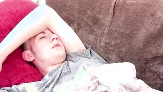 Step Sister Pixiee let Gigantic Dick Brother Pounded her to feel better